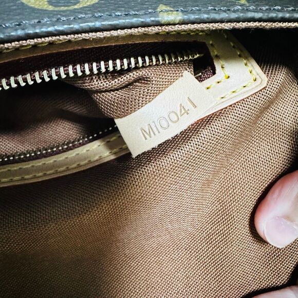 Brand New Louis Vuitton Mini Looping - Picture 13 of 15